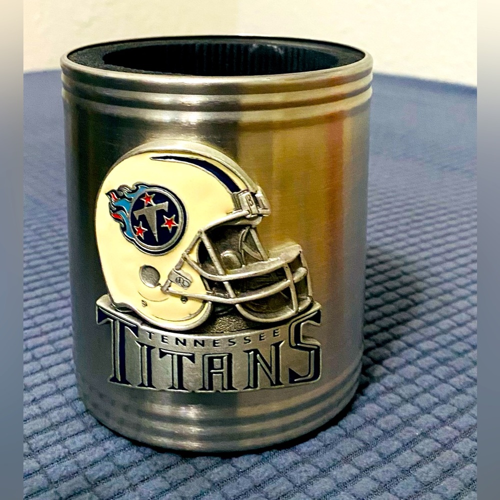 NEW Tennessee Titans Metal Can Holder